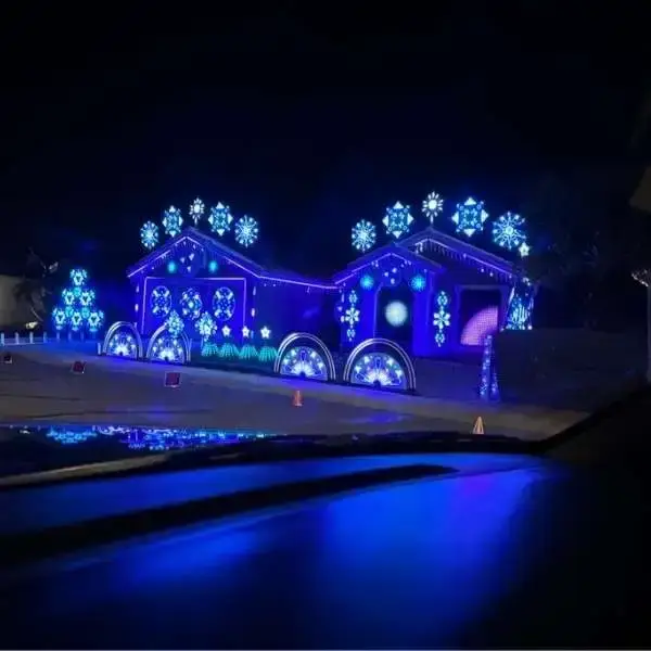 Christmas_Light_Homes_2